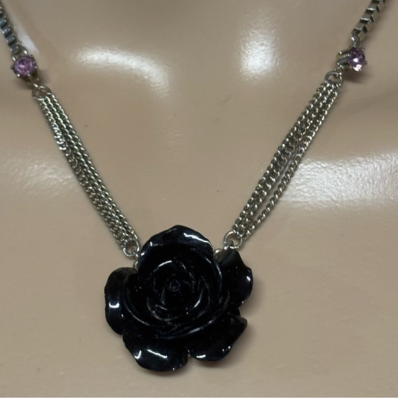 ❤️Betsey Johnson Goth Lucite Rose Necklace - Picture 4 of 6